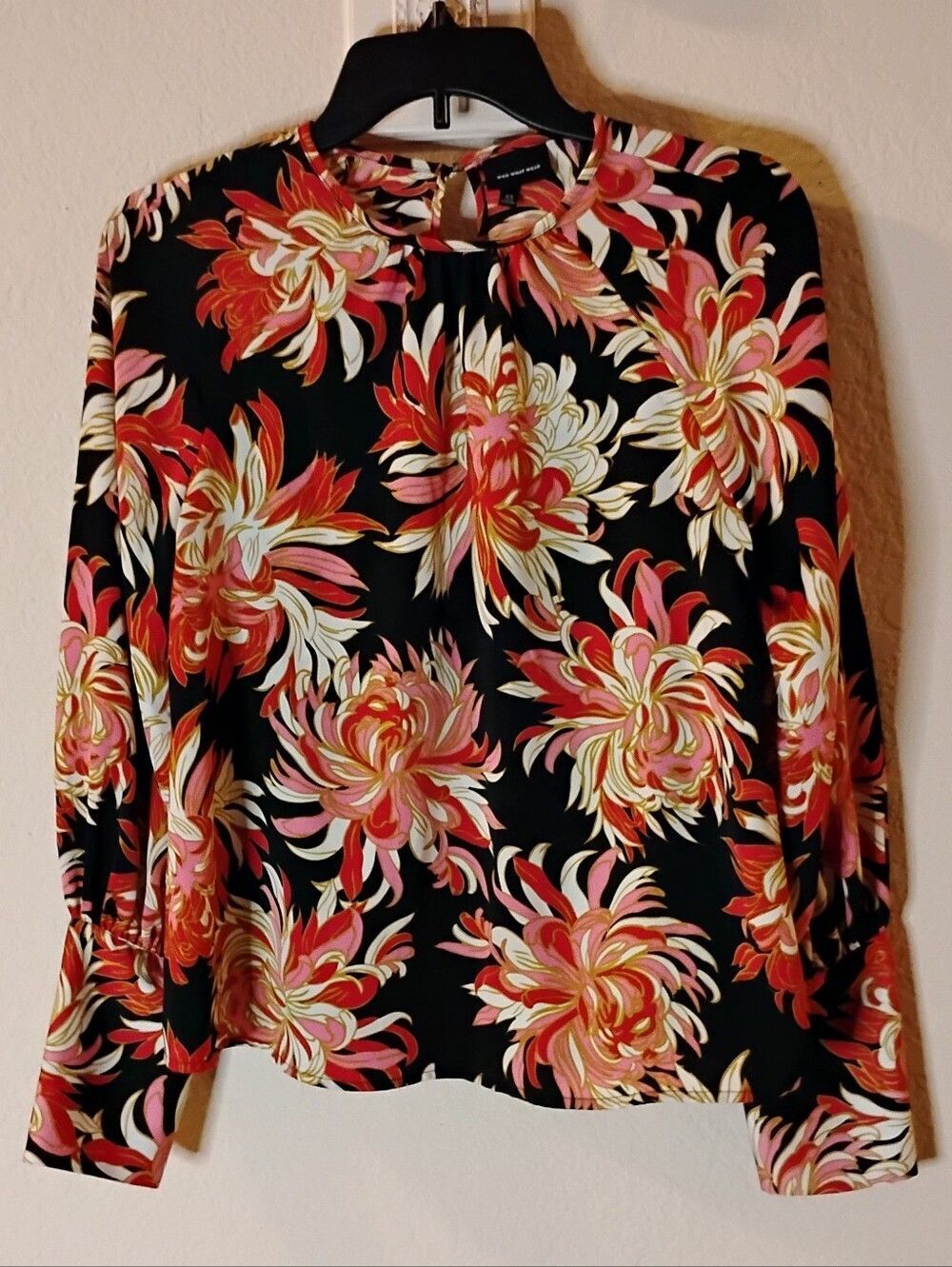 Used Who What Wear Blouse